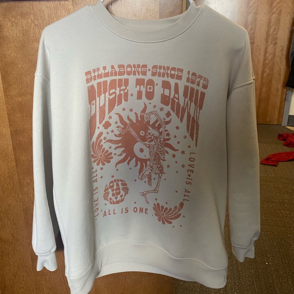 Billabong Women’s Pullover Size Medium